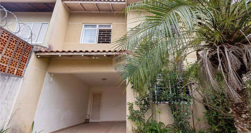 Sobrado para venda em Cachoeira de 120.00m² com 3 Quartos, 1 Suite e 2 Garagens