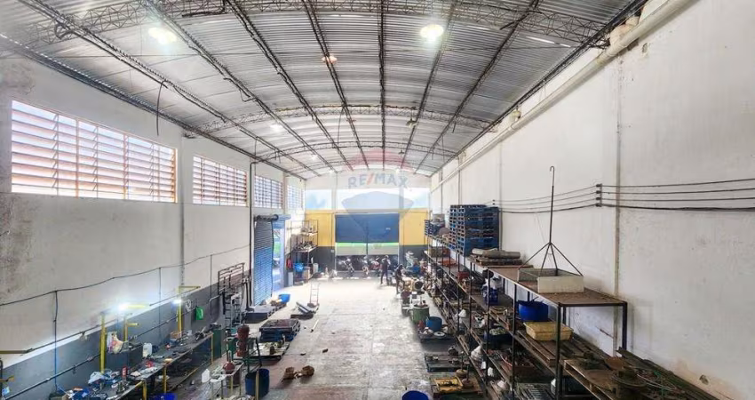 Galpão / Depósito / Armazém para venda em Independência de 747.00m² com 20 Garagens