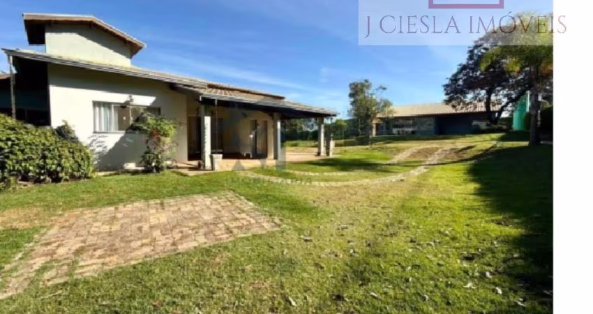 Chácara para venda em Chácaras Do Guacuri de 310.00m² com 3 Quartos, 3 Suites e 4 Garagens
