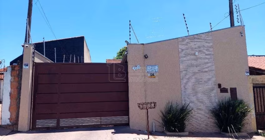 Casa para venda em Jardim Adalberto Frederico De Oliveira Roxo I de 148.00m² com 2 Quartos, 1 Suite e 4 Garagens