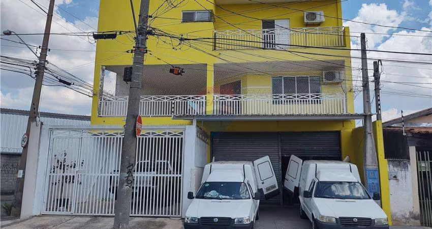 Sobrado para venda em Jardim Saira de 268.00m² com 2 Quartos, 2 Suites e 4 Garagens