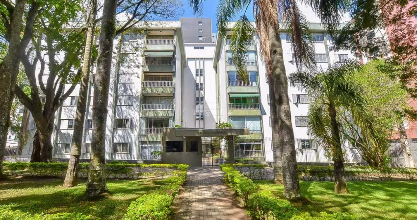 Apartamento para venda em Mercês de 200.00m² com 4 Quartos, 1 Suite e 3 Garagens