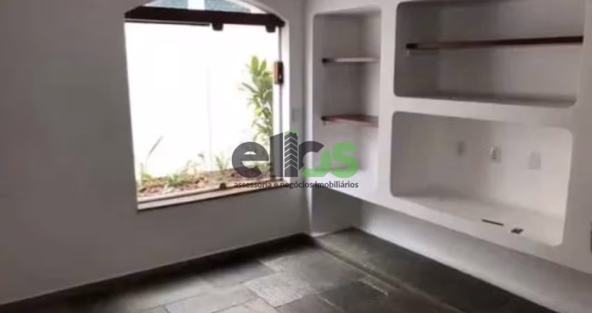 Casa para alugar em Jardim Vergueiro de 250.00m² com 3 Quartos, 1 Suite e 4 Garagens