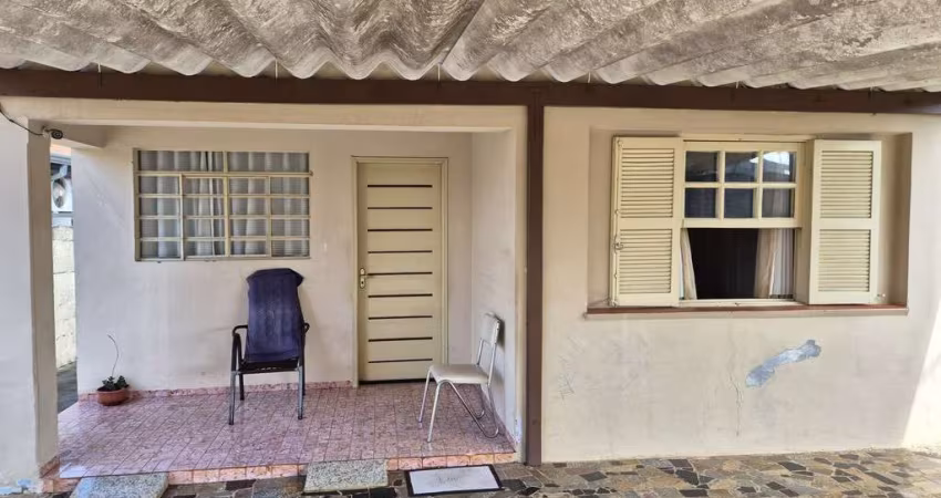 Casa para venda em Santa Cruz de 167.00m² com 4 Quartos e 2 Garagens