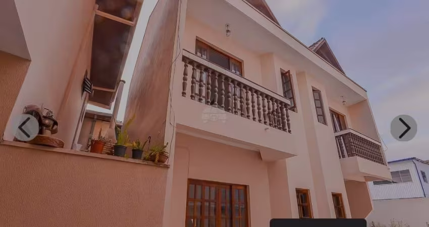 Sobrado para venda em Orleans de 112.00m² com 3 Quartos, 1 Suite e 2 Garagens