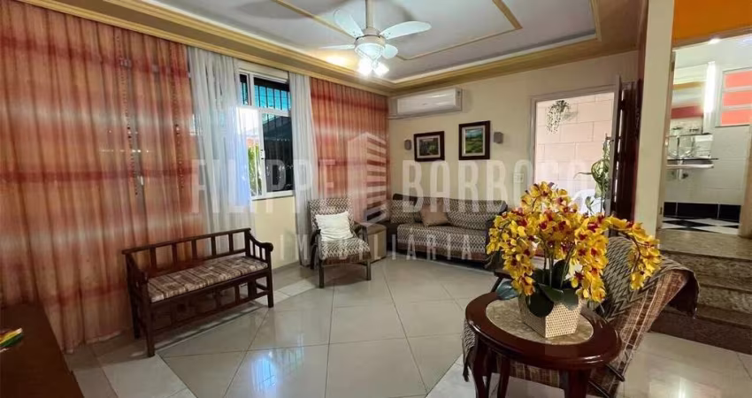 Casa para venda em Vila da Penha de 214.00m² com 3 Quartos, 1 Suite e 2 Garagens