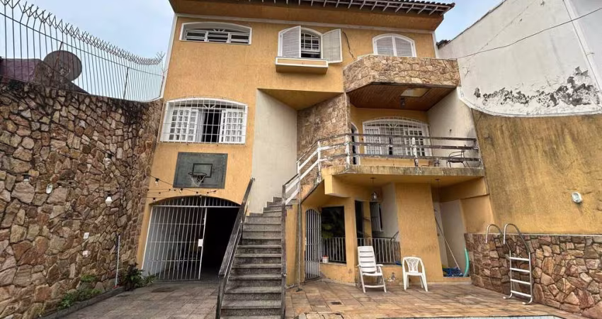 Casa para venda em Vila Kosmos de 335.00m² com 4 Quartos, 1 Suite e 4 Garagens