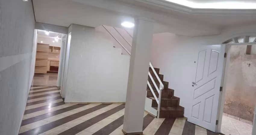 Sobrado para venda em Jardim Camila de 250.00m² com 3 Quartos, 1 Suite e 2 Garagens