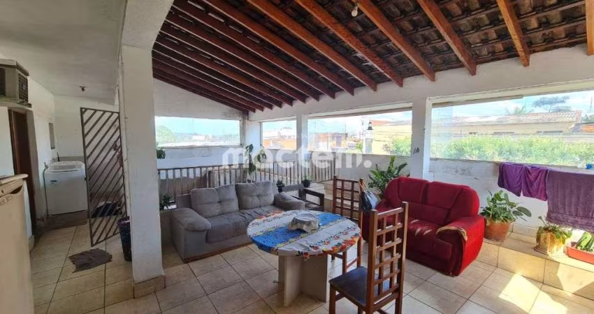 Sobrado para venda em Jardim Jandaia de 381.00m² com 4 Quartos, 1 Suite e 4 Garagens