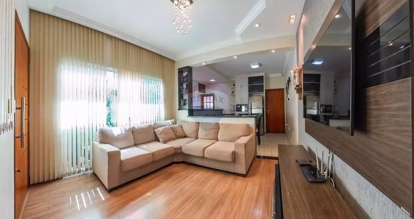 Casa para venda em Parque Das Árvores de 106.15m² com 2 Quartos, 1 Suite e 2 Garagens