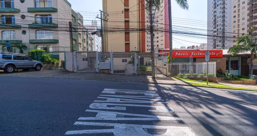 Apartamento para venda em Cristo Rei de 134.00m² com 3 Quartos, 1 Suite e 1 Garagem