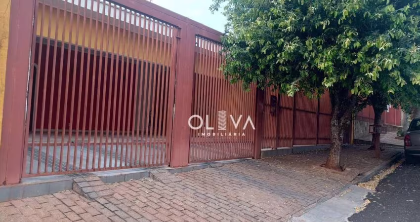 Casa para venda em Jardim Nazareth de 450.00m² com 3 Quartos, 1 Suite e 5 Garagens