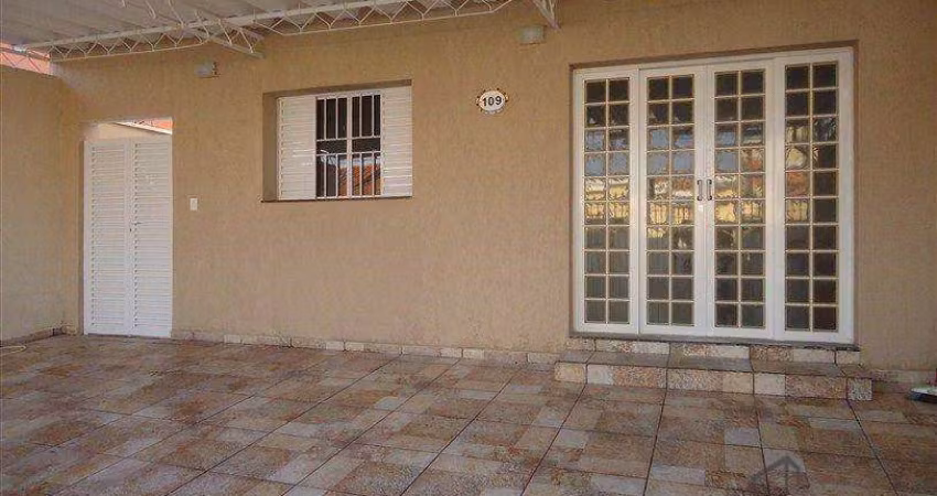 Casa para venda e aluguel em Jardim Santa Rosália de 220.00m² com 3 Quartos, 2 Suites e 3 Garagens