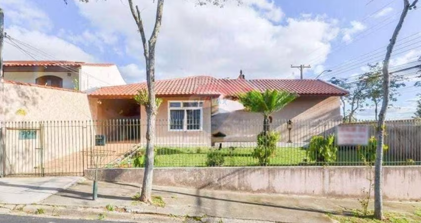 Casa para venda em Bacacheri de 210.90m² com 4 Quartos, 2 Suites e 3 Garagens