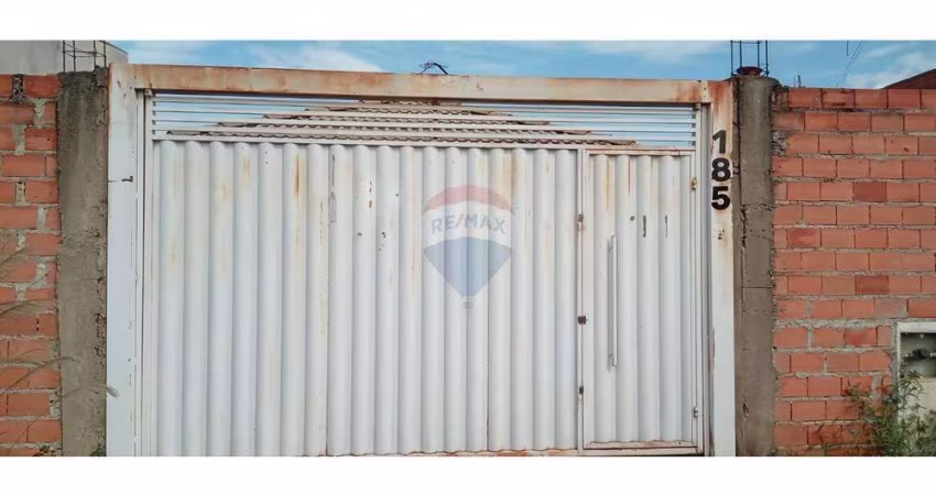 Casa para venda em Jardim Cristo Redentor de 46.70m² com 2 Quartos e 3 Garagens