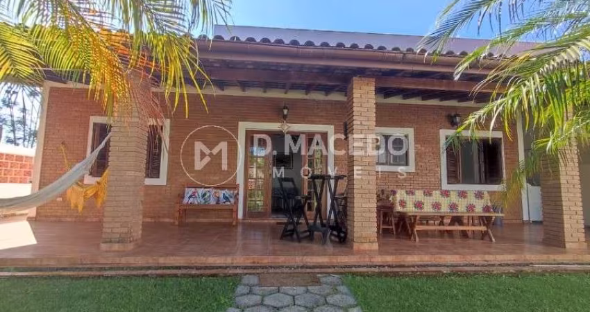 Casa para alugar em Condominio Lagoinha de 379.00m² com 2 Quartos, 1 Suite e 2 Garagens