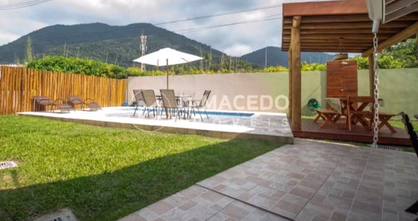 Casa para alugar em Condominio Lagoinha de 149.00m² com 4 Quartos, 3 Suites e 3 Garagens