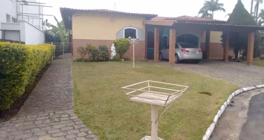 Casa para venda em Estrada Taubaté-tremembé de 450.00m² com 3 Quartos, 1 Suite e 3 Garagens