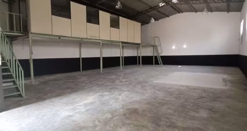 Galpão / Depósito / Armazém para alugar em Santa Sofia de 350.00m² com 4 Quartos, 1 Suite e 8 Garagens