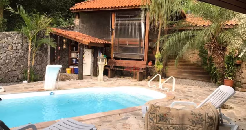 Casa de Condomínio para venda em Caraguatá de 1250.00m² com 4 Quartos, 1 Suite e 5 Garagens
