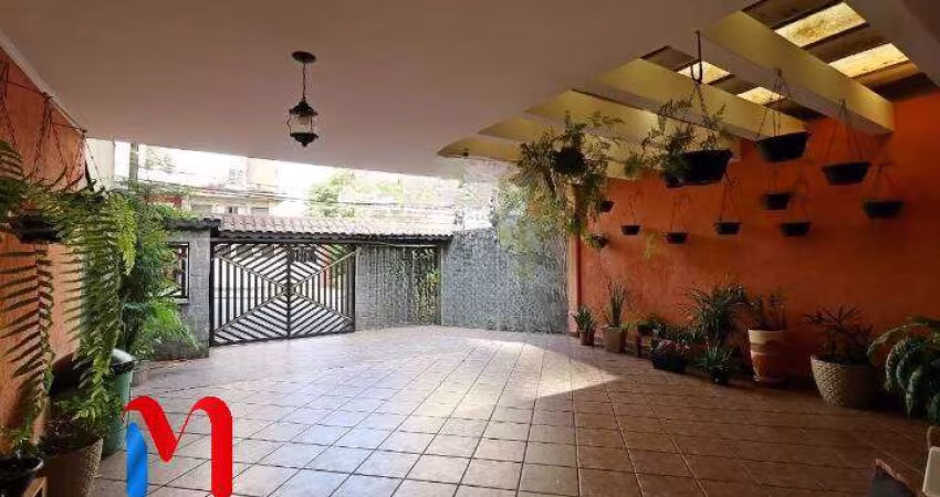 Casa para venda em Jardim de 195.00m² com 3 Quartos, 2 Suites e 4 Garagens