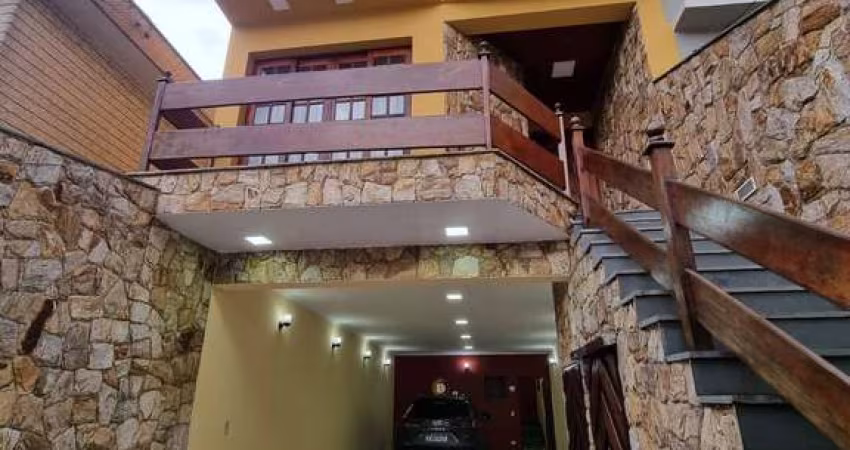 Sobrado para venda em Santa Maria de 330.00m² com 3 Quartos, 3 Suites e 5 Garagens