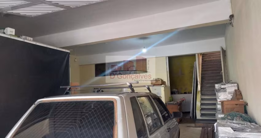 Sobrado para venda em Centro de 240.00m² com 4 Quartos, 1 Suite e 4 Garagens