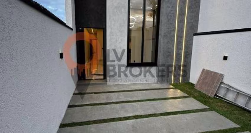 Casa para venda em Jardim Layr de 150.00m² com 2 Quartos, 1 Suite e 2 Garagens
