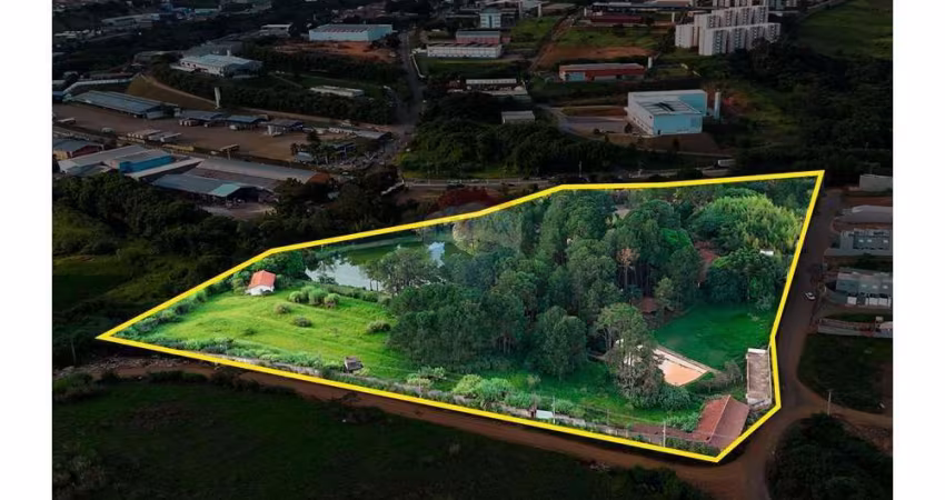 Lote / Terreno para venda em Jardim São Lourenço de 42023.00m²