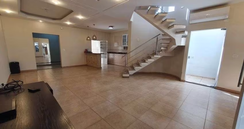 Casa para alugar em São Vicente de 171.00m² com 3 Quartos, 1 Suite e 2 Garagens