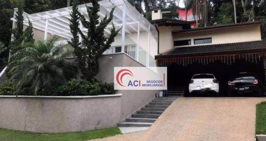 Casa de Condomínio para venda e aluguel em Granja Viana de 432.00m² com 3 Quartos, 3 Suites e 4 Garagens