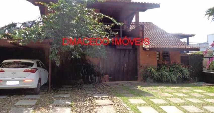 Prédio Comercial para venda em Praia Da Lagoinha de 441.00m² com 3 Quartos, 1 Suite e 3 Garagens