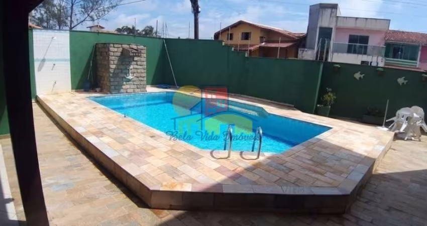 Sobrado para venda em Itanhaém de 205.00m² com 3 Quartos, 1 Suite e 3 Garagens