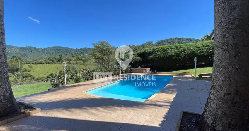 Casa para venda em Capela Do Barreiro de 314.00m² com 5 Quartos, 3 Suites e 6 Garagens