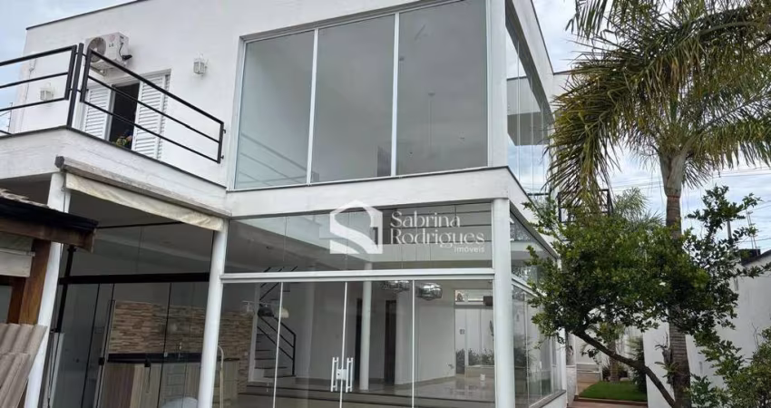 Sobrado para venda em Jardim Regente de 174.00m² com 4 Quartos, 1 Suite e 4 Garagens