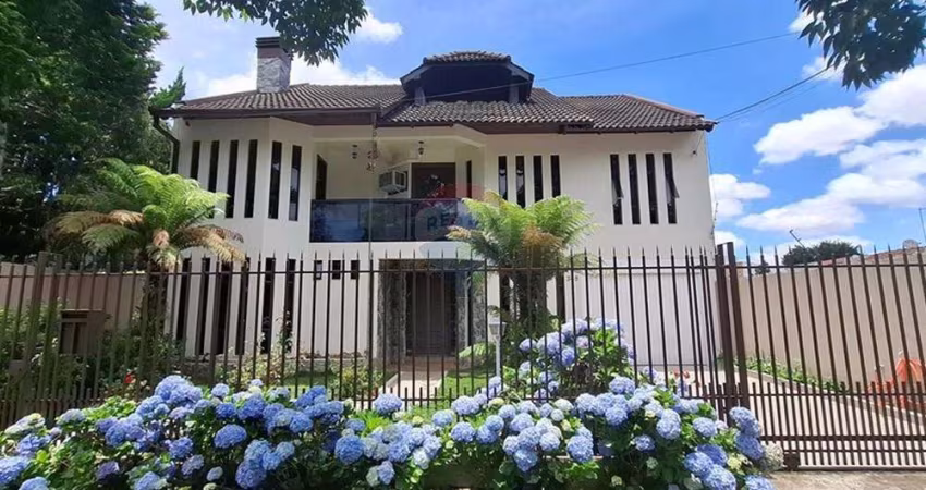 Sobrado para venda em Boa Vista de 364.00m² com 4 Quartos, 2 Suites e 4 Garagens