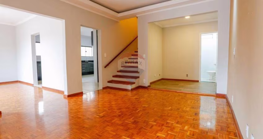 Casa para venda em Jardim Embaixador de 230.00m² com 3 Quartos, 1 Suite e 2 Garagens