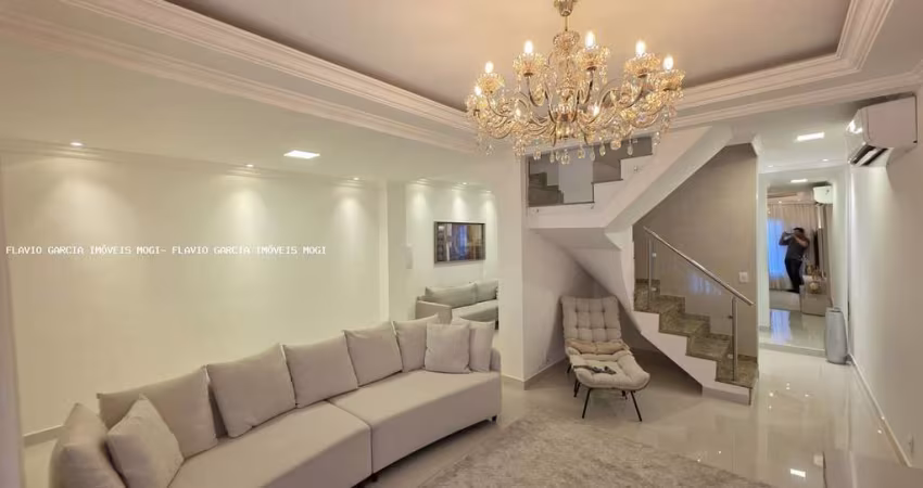 Sobrado para venda em Parque Santana de 150.00m² com 3 Quartos, 1 Suite e 2 Garagens