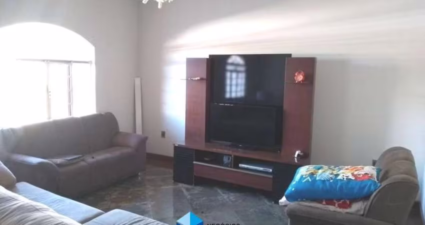 Casa para venda em Residencial Chácaras São José de 375.00m² com 3 Quartos e 1 Suite