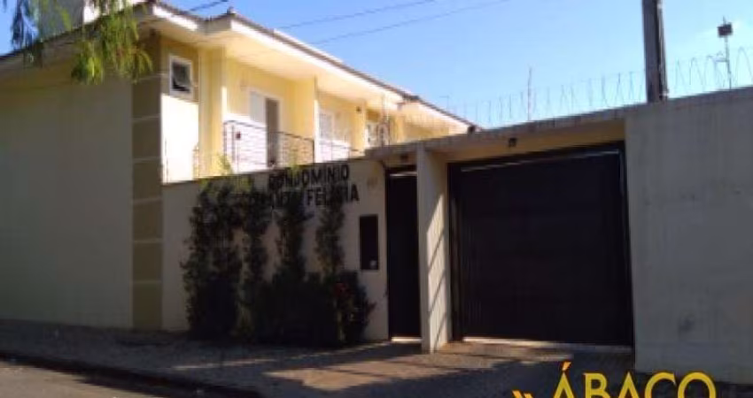 Sobrado para venda em Parque Santa Felícia Jardim de 97.00m² com 3 Quartos, 1 Suite e 2 Garagens