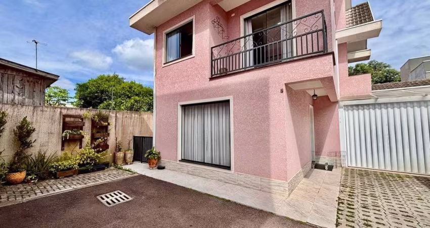 Sobrado para venda em Alto Boqueirão de 165.00m² com 3 Quartos, 1 Suite e 4 Garagens
