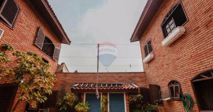 Casa para venda em Jardim Leocádia de 376.87m² com 6 Quartos, 1 Suite e 2 Garagens