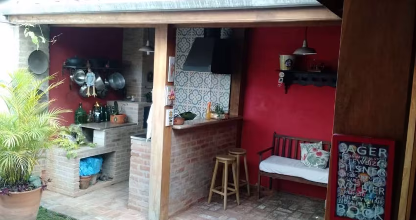 Casa para venda em Parque São Cristóvão de 115.00m² com 3 Quartos, 1 Suite e 2 Garagens