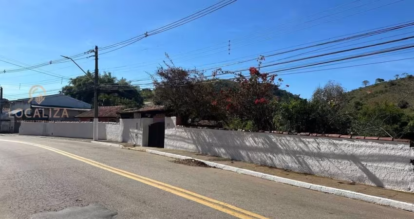 Chácara para venda em Centro de 2600.00m² com 3 Quartos, 1 Suite e 10 Garagens