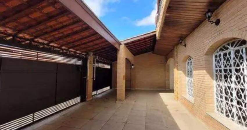 Casa para venda em Bosque Dos Eucaliptos de 205.00m² com 4 Quartos, 1 Suite e 4 Garagens