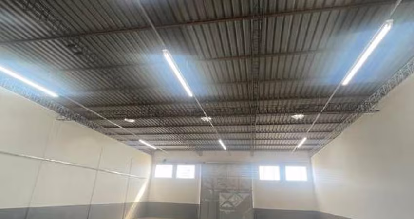 Galpão / Depósito / Armazém para alugar em Chácaras Reunidas de 550.00m²