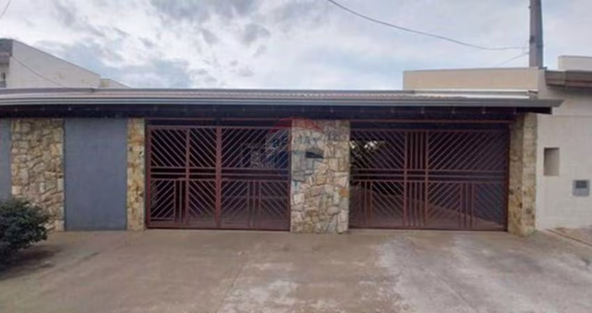 Casa para venda em Jardim São Roque de 280.00m² com 4 Quartos e 6 Garagens