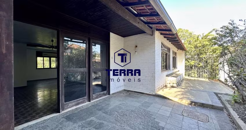 Casa para venda em Maria Paula de 350.00m² com 5 Quartos e 3 Garagens