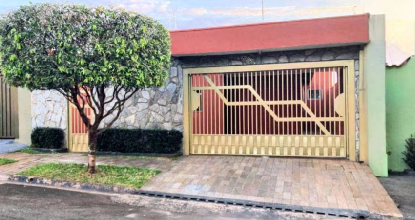Casa para venda em Jardim Diva Tarlá De Carvalho de 140.00m² com 4 Quartos, 1 Suite e 2 Garagens