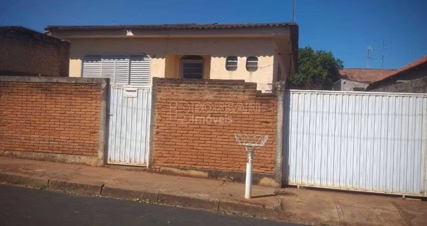 Casa para venda em Centro de 117.00m² com 3 Quartos e 3 Garagens